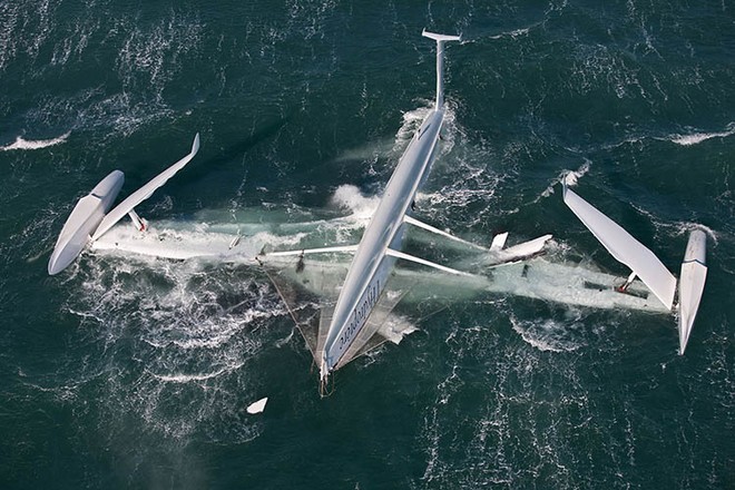 28131-lhydroptere-foiling-trimaran-hydroflip.jpg?d=1230079293