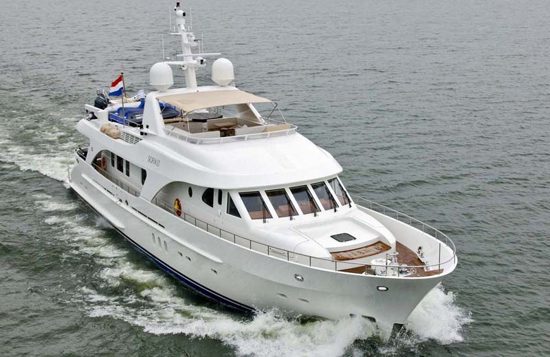 ... century of yacht building, with a 63m / 206' construction hall in the ... ... century of yacht building, with a 63m / 206' construction hall in the ...