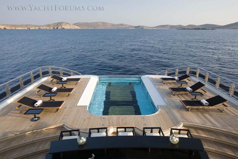 23680-review-oceanco-269-alfa-nero-7.-helideck-pool.jpg