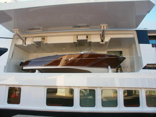 6044-megayacht-tenders-alpha-tender.jpg?d=1112805468