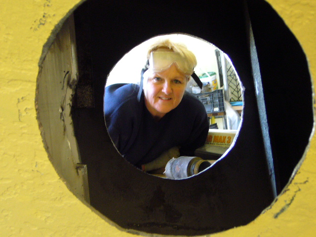 070909a thruster hole.JPG