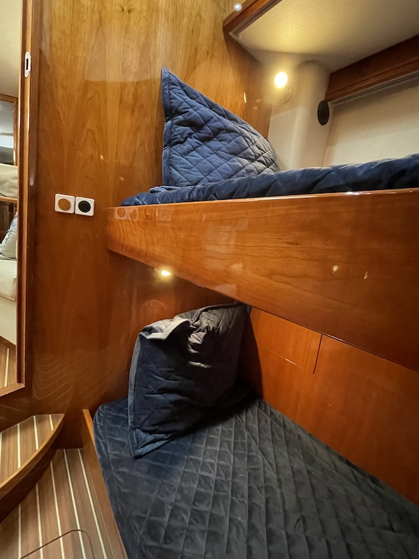37-mid cabin2.jpeg