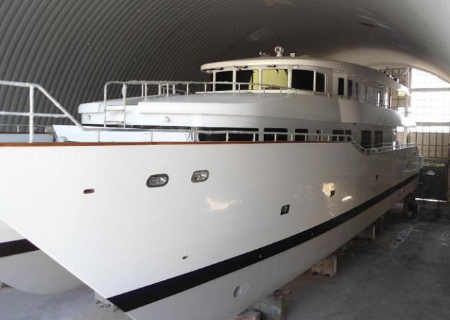 37m-catamaran-yacht-Phatsara-designed-by-Incat-Crowther-due-to-be-launched-in-March-2012-665x472.jpg
