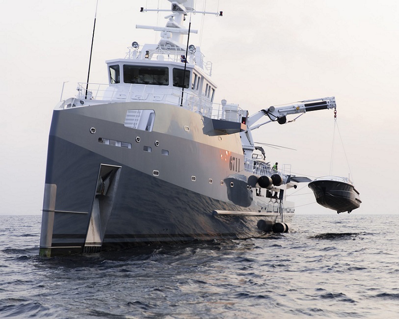 6711-Lifting-Limo-tender.jpg
