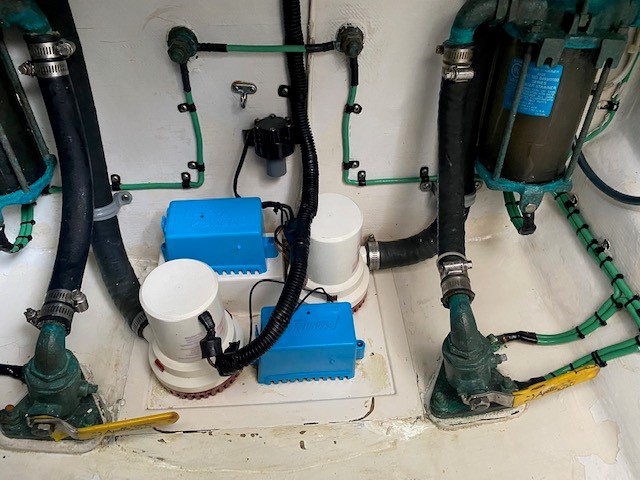 Aft bilge pumps.jpg