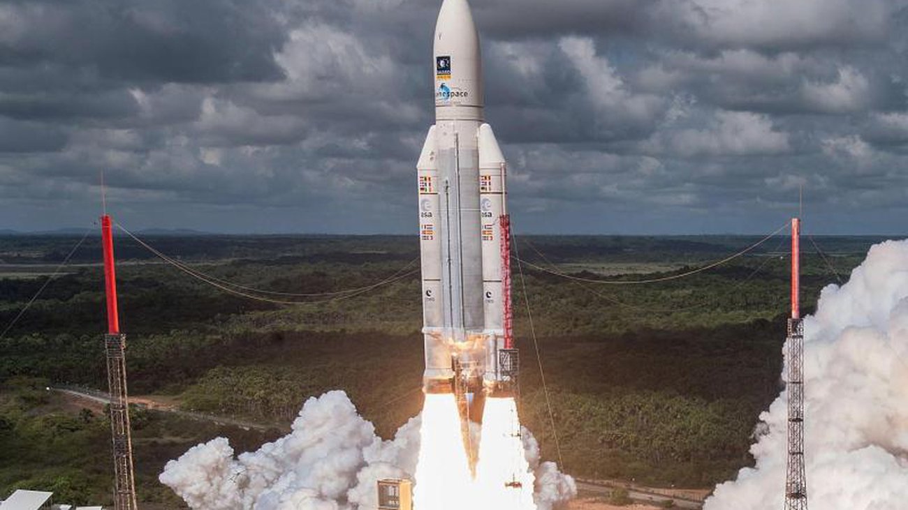 ariane-5-rakete-mit-zwei-satelliten-an-bord-gestartet-190621-99-736679-image.jpeg.jpeg.jpg