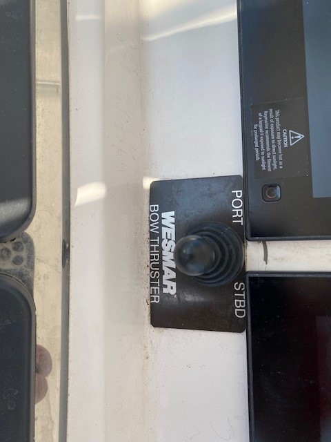 Bow thruster 40 Cabo Convertible.jpg