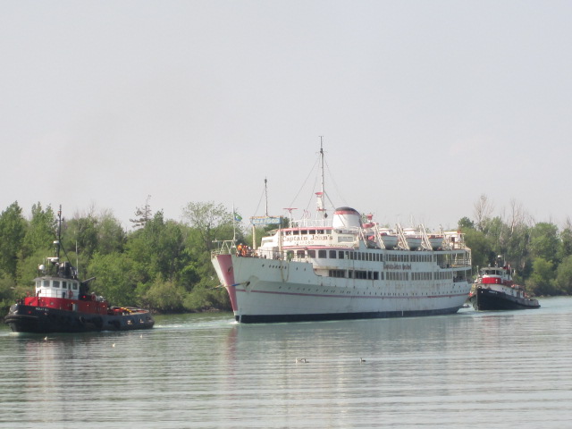 CAPTAIN JOHN 006.JPG