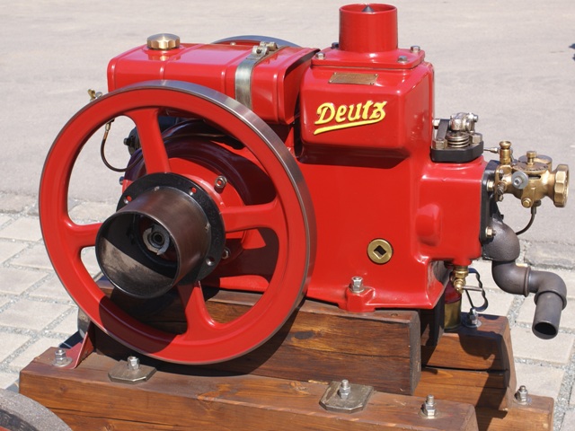 Deutz Glühkopf Motor.jpg