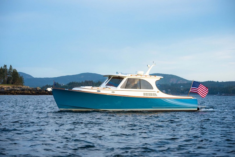 Hinckley Picnic Boat 40 (1).jpg