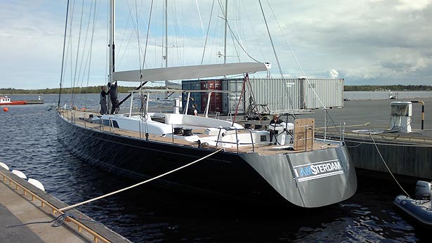 i-amsterdam-yacht.jpg