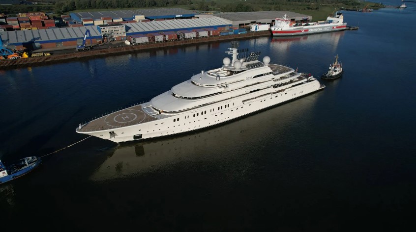 Lurssen OPERA drduu.jpg