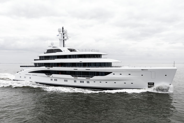 M2P-103-damen-yachting-476_37.jpg