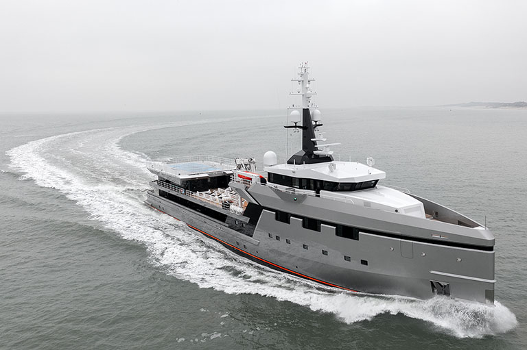 M2P-117-damen-yachting-7512_10.jpg