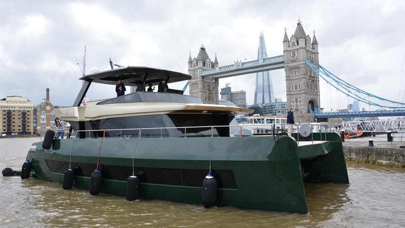 Moon Yachts 60 Power 1.jpg