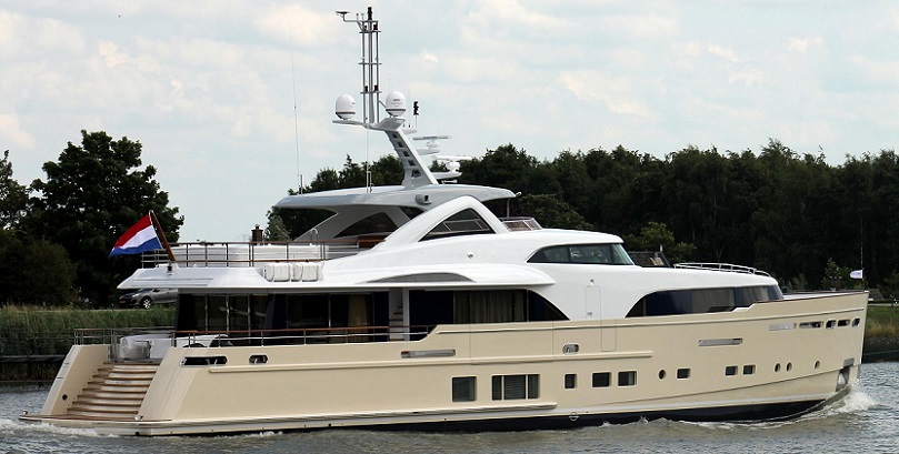 Mulder 34M Flagship Yacht Solis.jpg