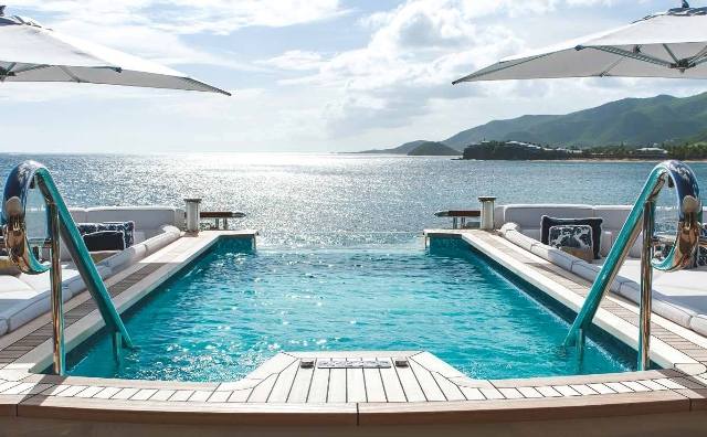 Quattroelle infinity pool.JPG