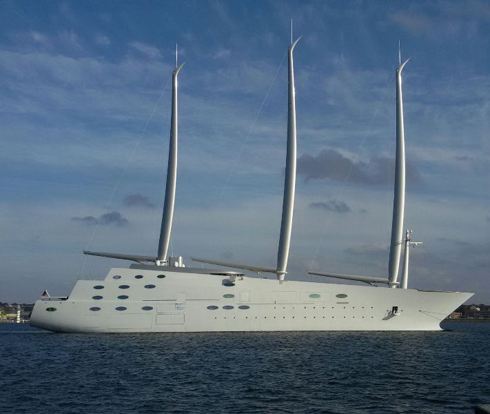 Sailing yacht A.JPG