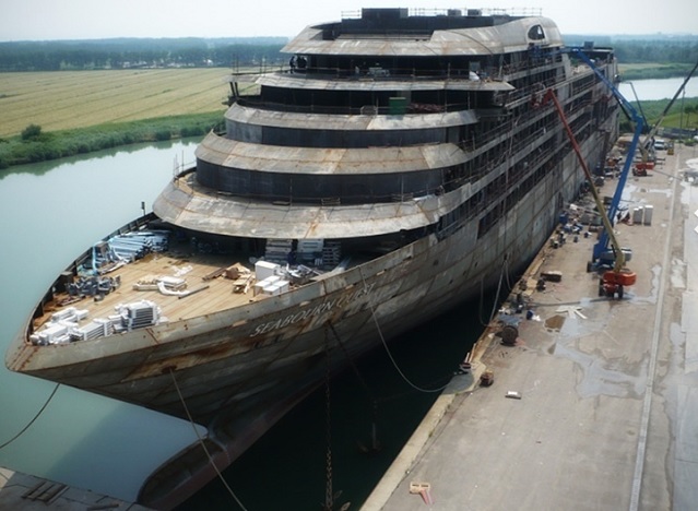 Seabourn Quest in-build CIMOLAI Yard S. Giorgio di Nogaro.jpg