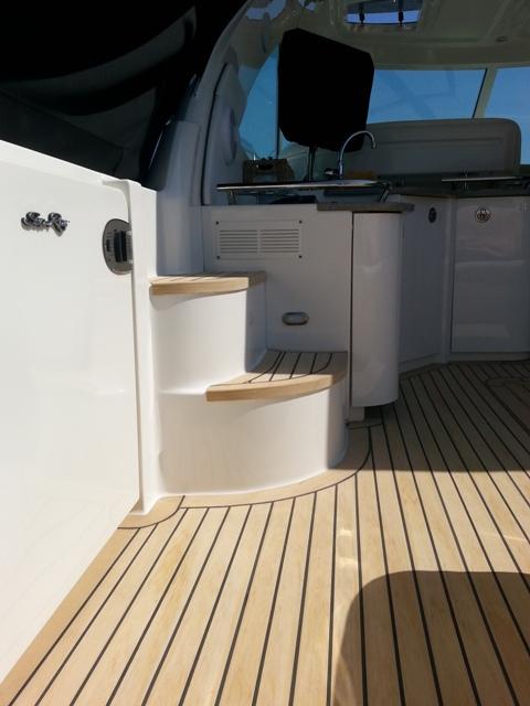 Searay-48-sundancer-flexiteek-scrubbed-apfmarine-5.jpg