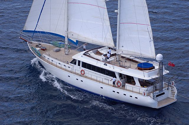 Парусник sailor dream. Мотосейлер парусный Океанский. Парусная яхта Benford. Мотосейлеры лучшие. Steel Motorsailer.