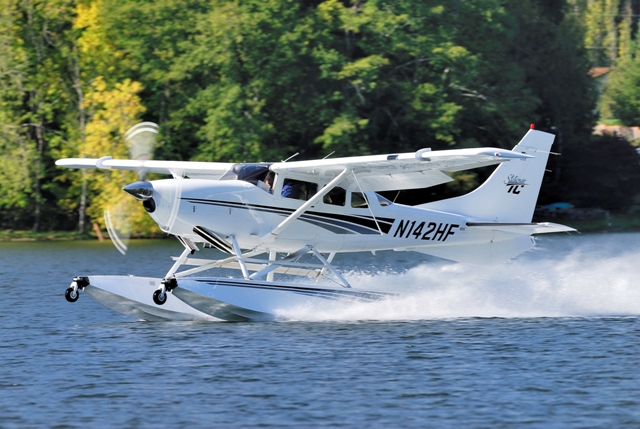 Soloy Cessna 206H.JPG