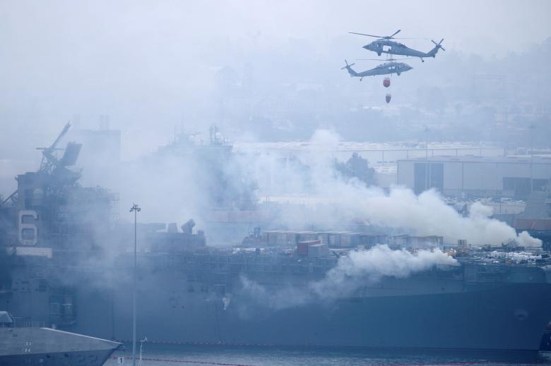 USA-NAVY-FIRE.jpg