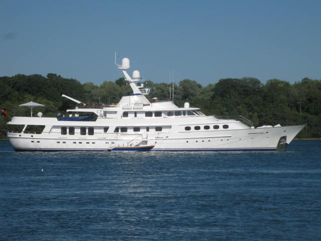 Yacht Georgina 003.JPG