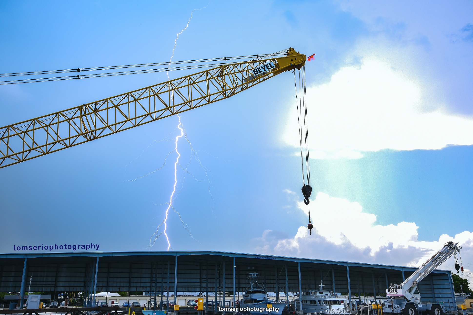 YF - Derecktor Lightning DSC_2458 2.jpg